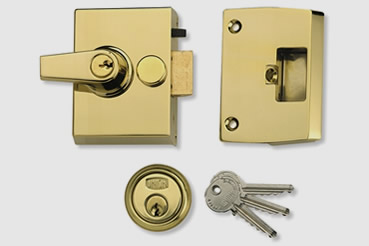 Nightlatch installation by St Johns Wood master locksmith